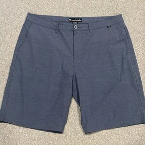 Travis Mathew Beck blue shorts, size 38.